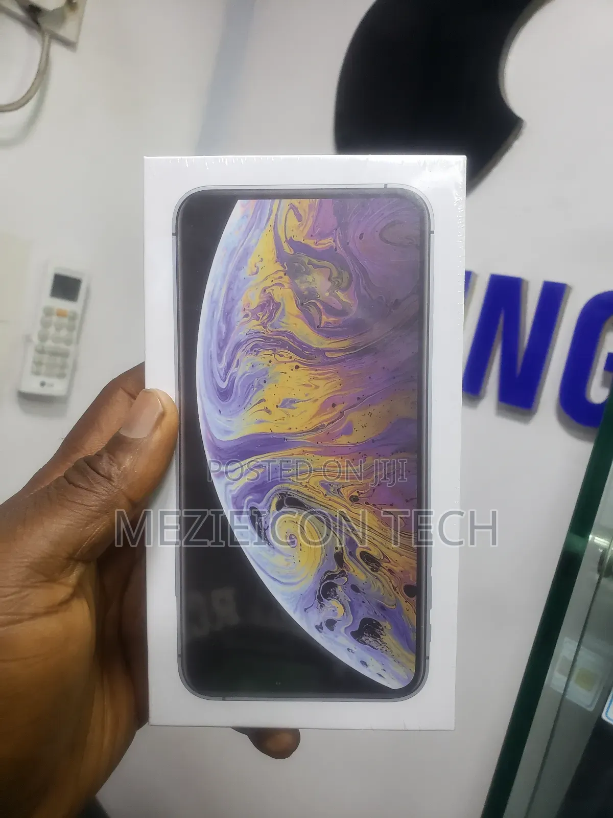 New Apple iPhone XS Max 256 GB Bronze