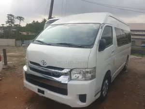 Toyota HiAce 2018 White