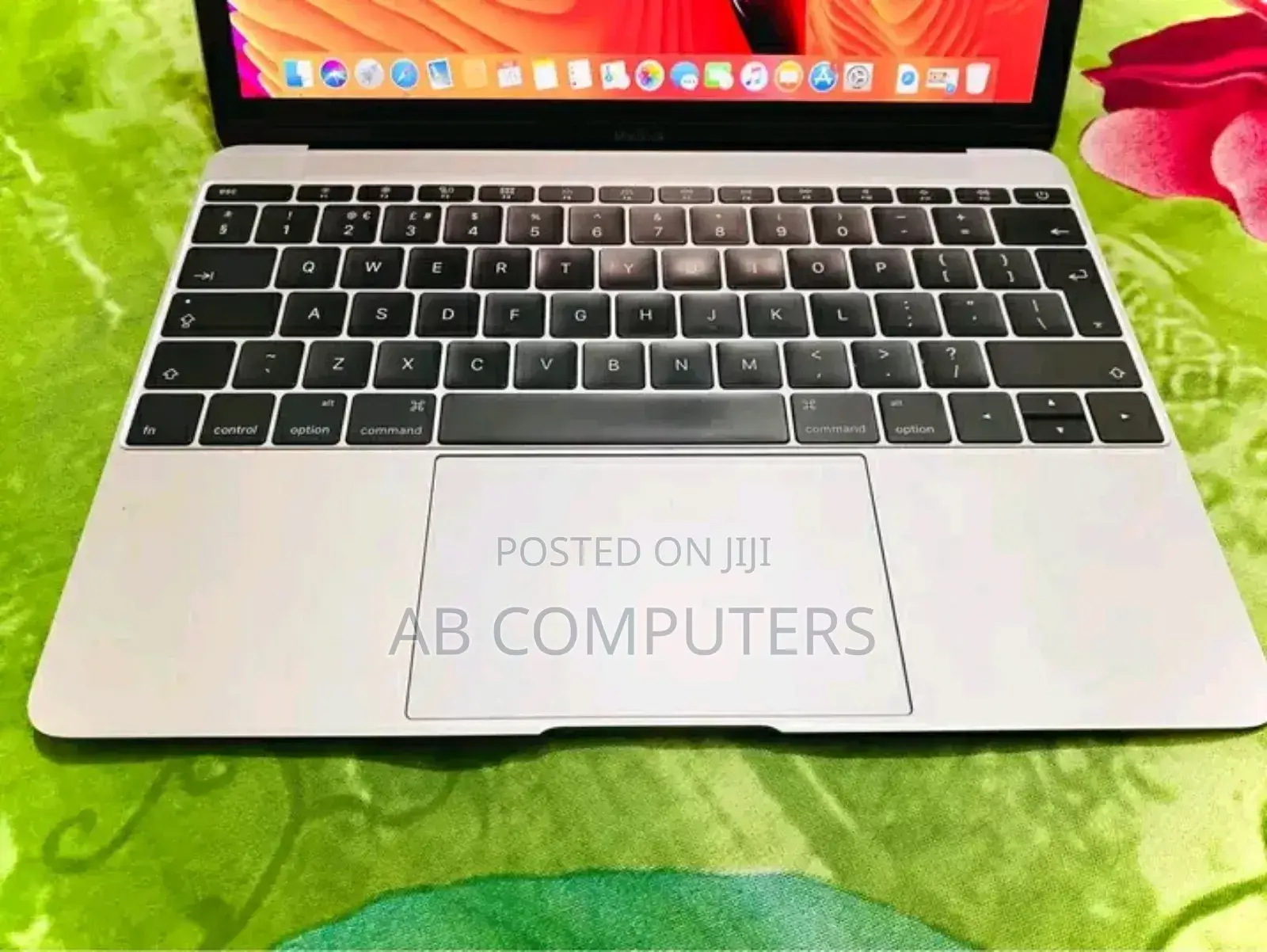 Laptop Apple MacBook 2016 8GB Apple M3 SSD 256GB