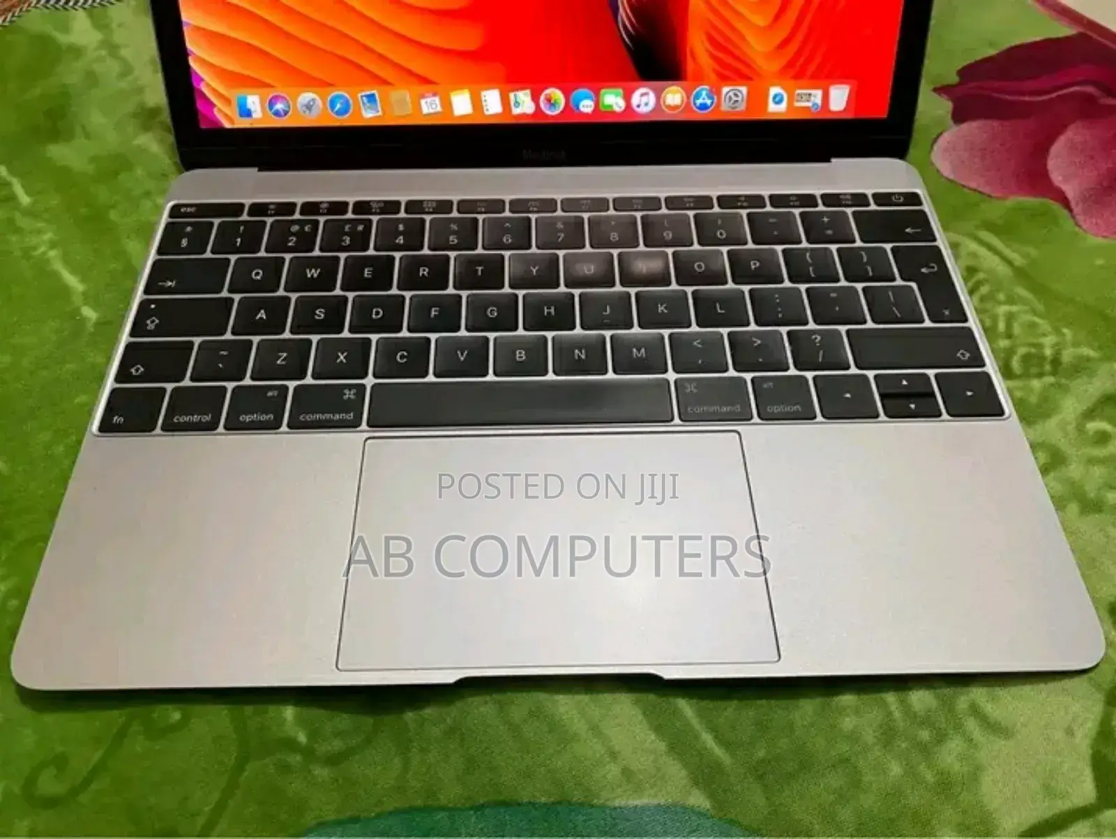 Laptop Apple MacBook 2016 8GB Apple M3 SSD 256GB