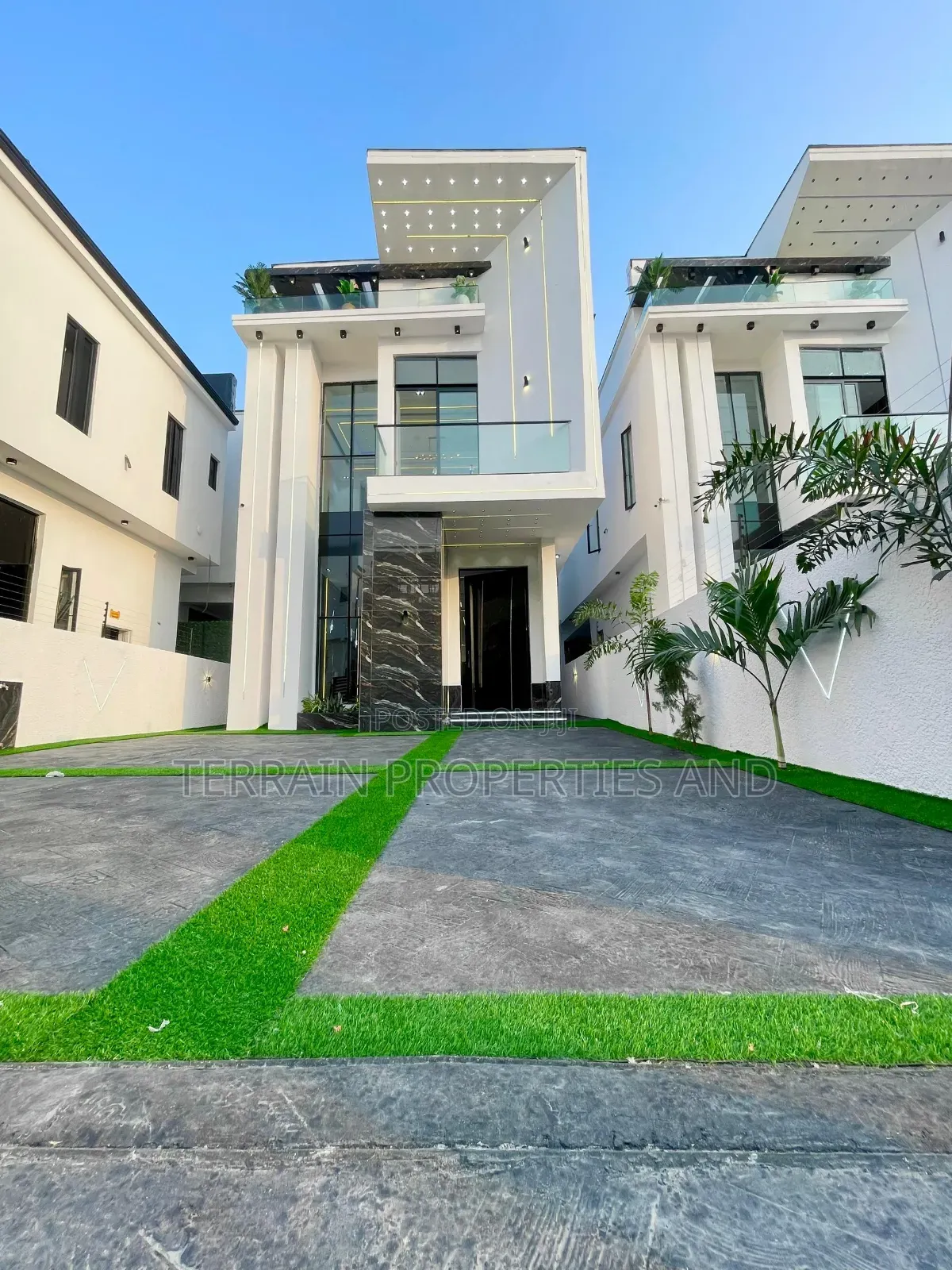5bdrm Duplex in Ajah for sale