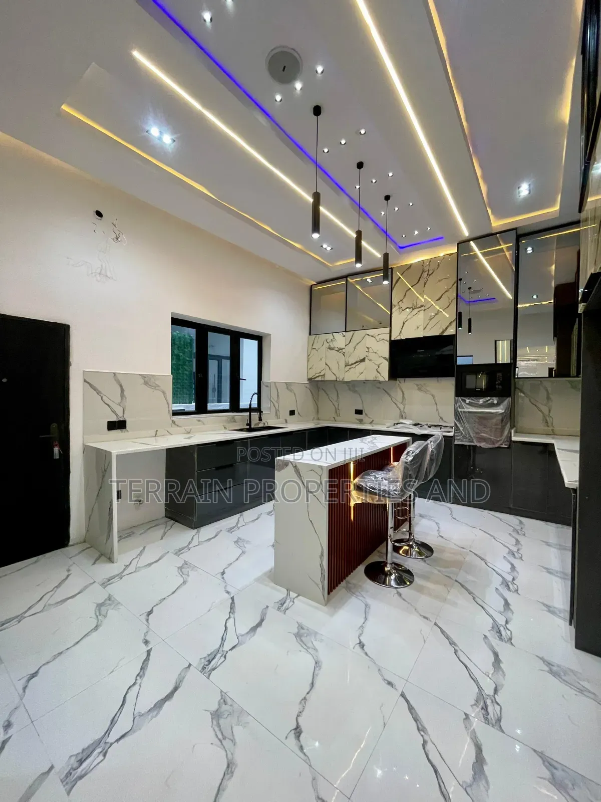 5bdrm Duplex in Ajah for sale