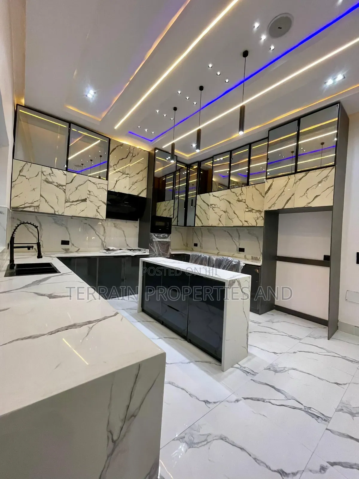 5bdrm Duplex in Ajah for sale
