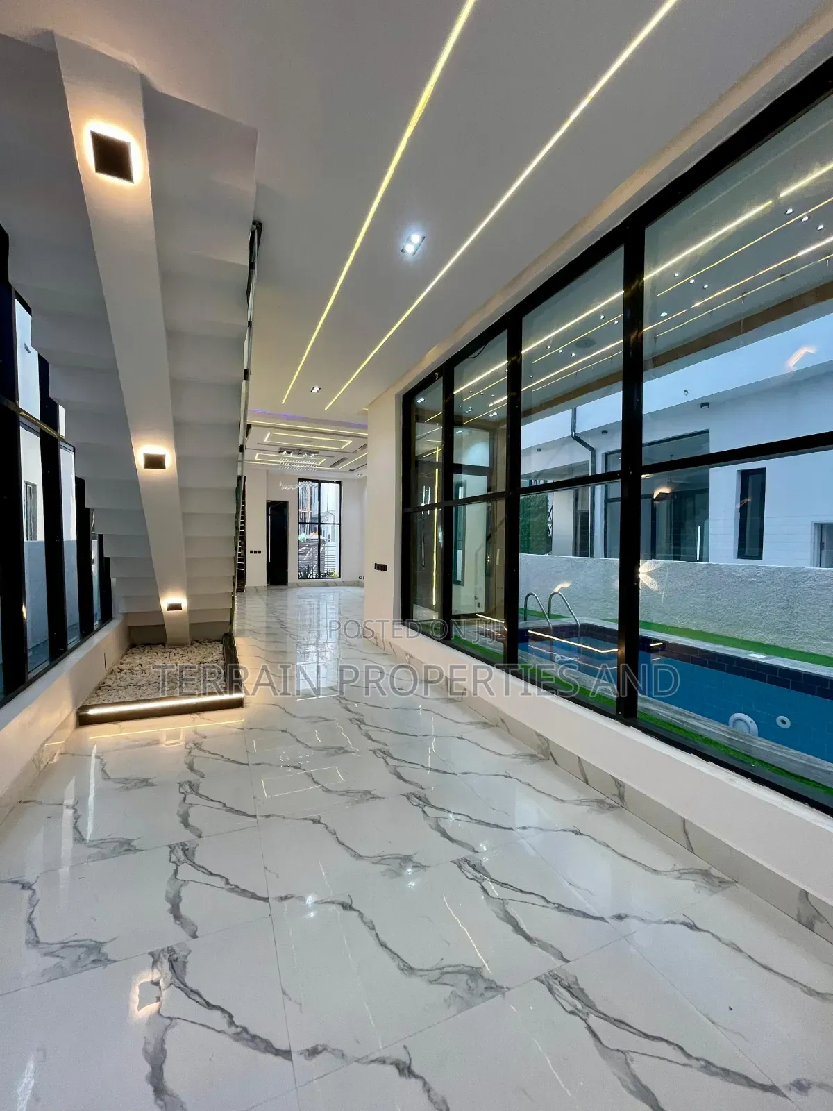 5bdrm Duplex in Ajah for sale