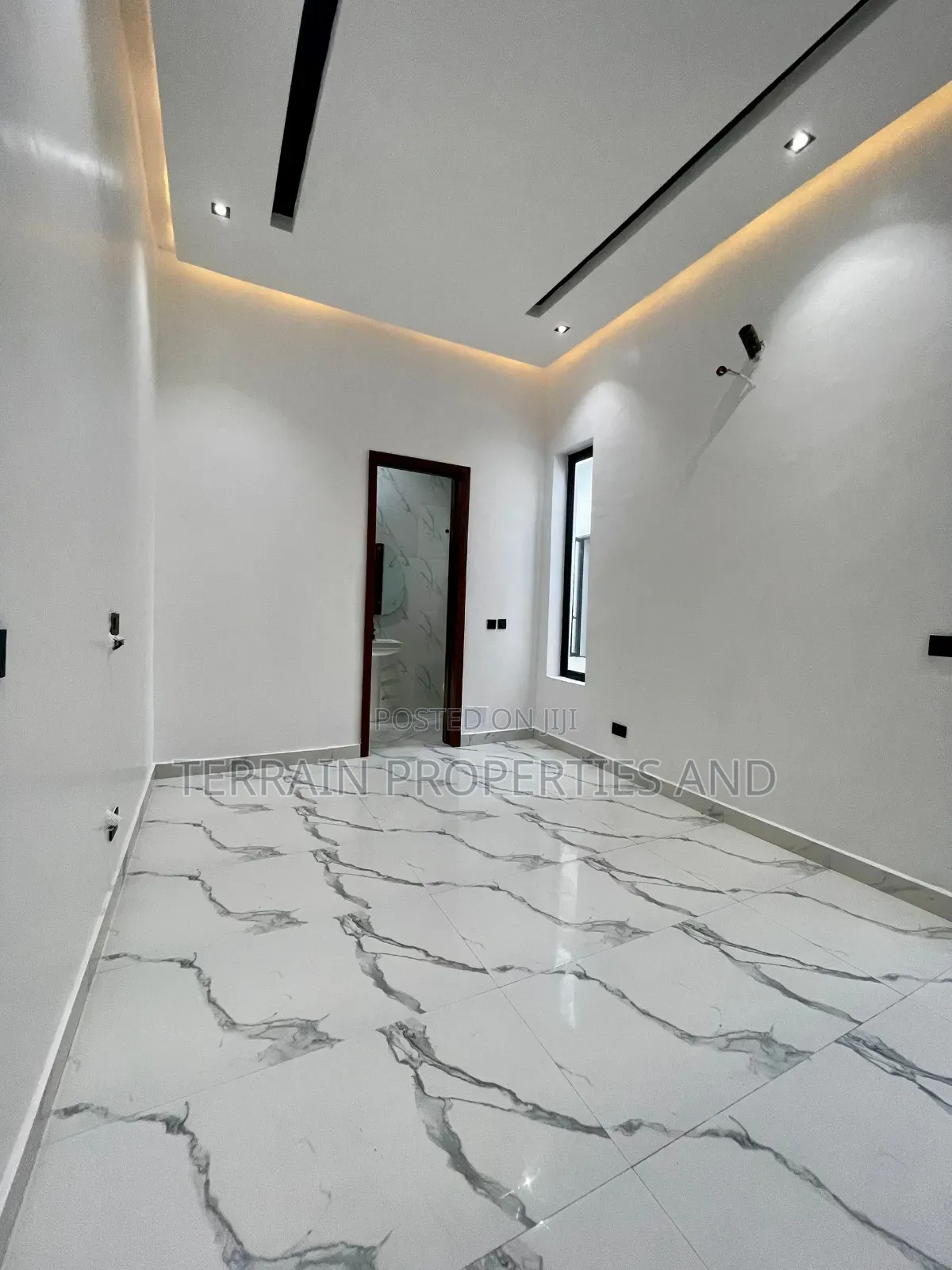 5bdrm Duplex in Ajah for sale