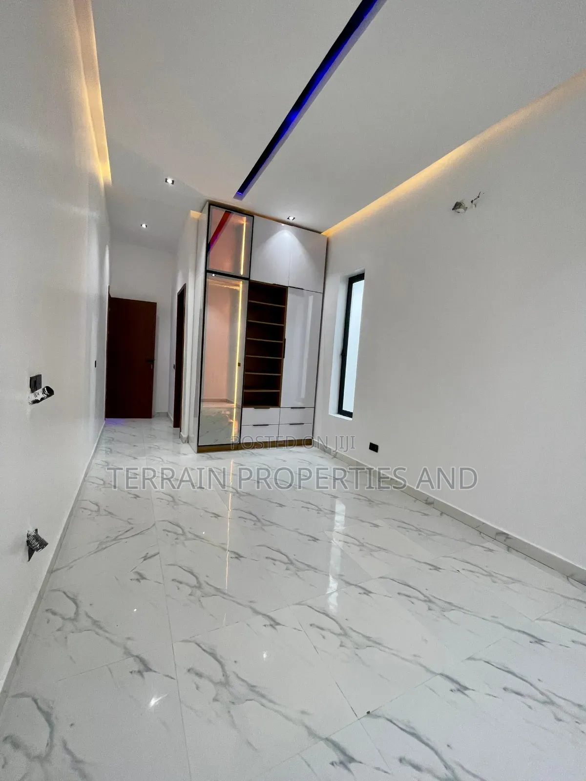 5bdrm Duplex in Ajah for sale