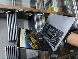 Laptop Apple MacBook Pro 32GB Intel Core I7 SSD 512GB