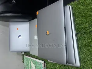 Laptop Apple MacBook Pro 16GB Intel Core I7 SSD 512GB