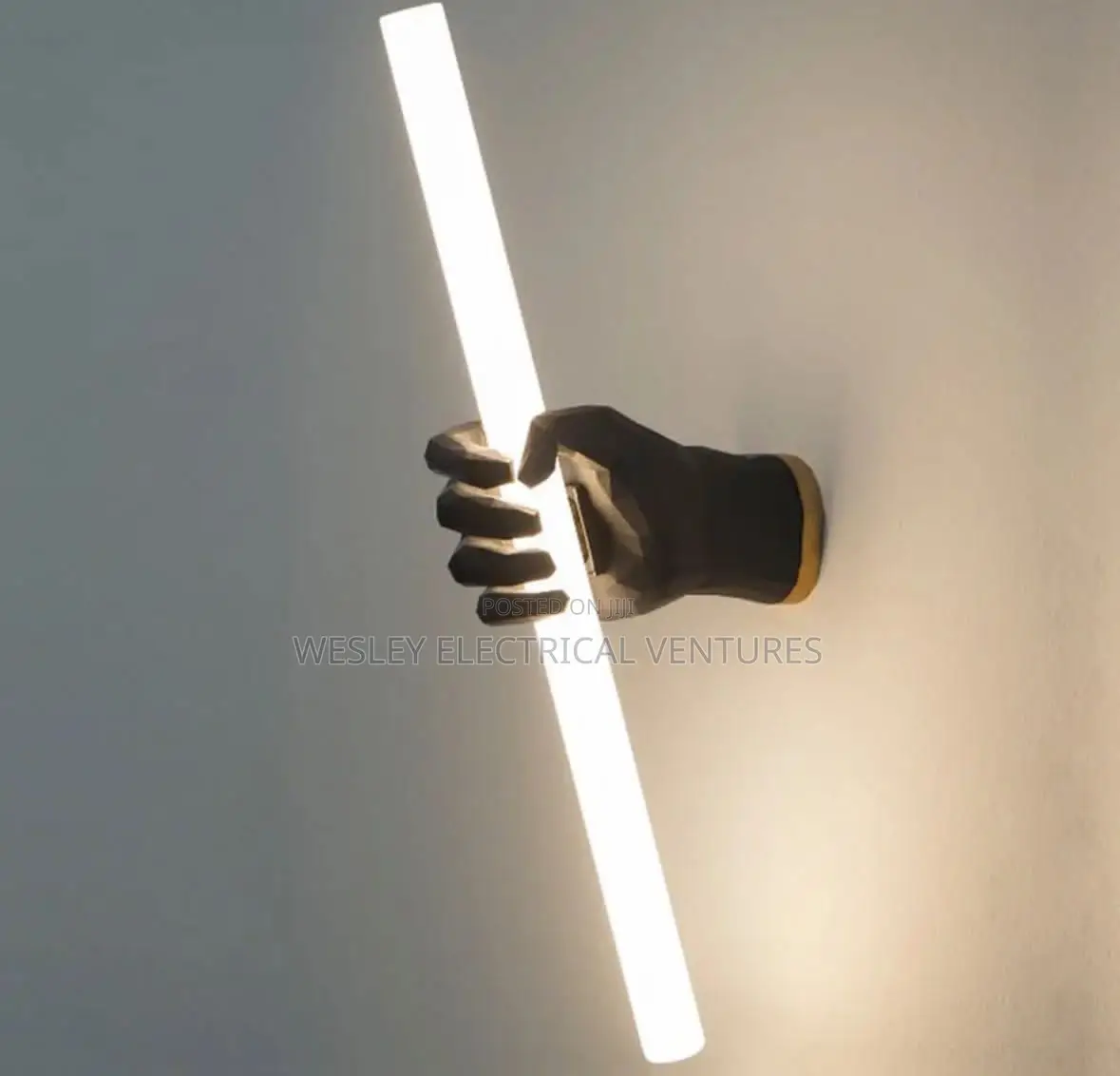 Hand Design Wall Light