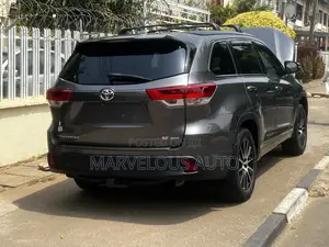Photo - Toyota Highlander 2018 Gray