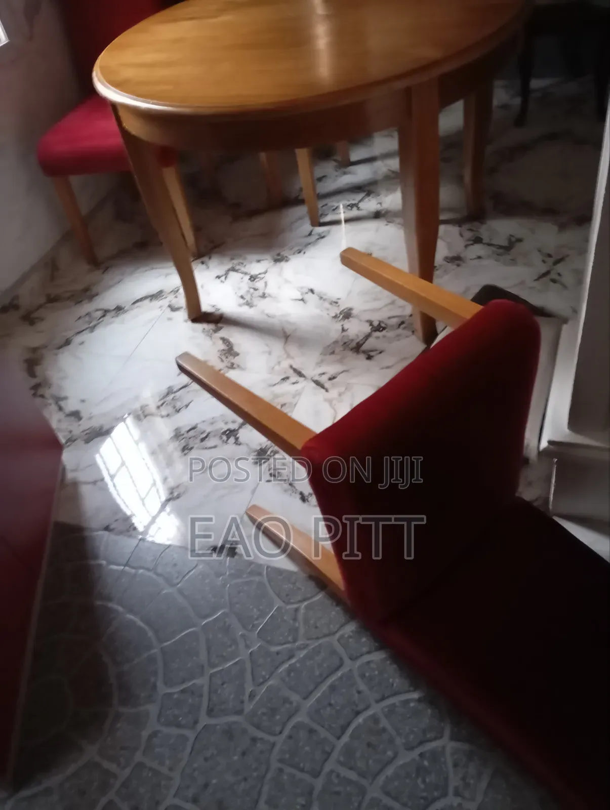 Imported Dining Table With 4 Chairs.
