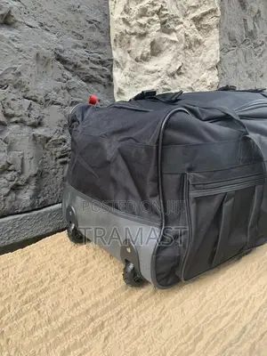 Large Omaya Black Duffle Back With Wheels And Trolley