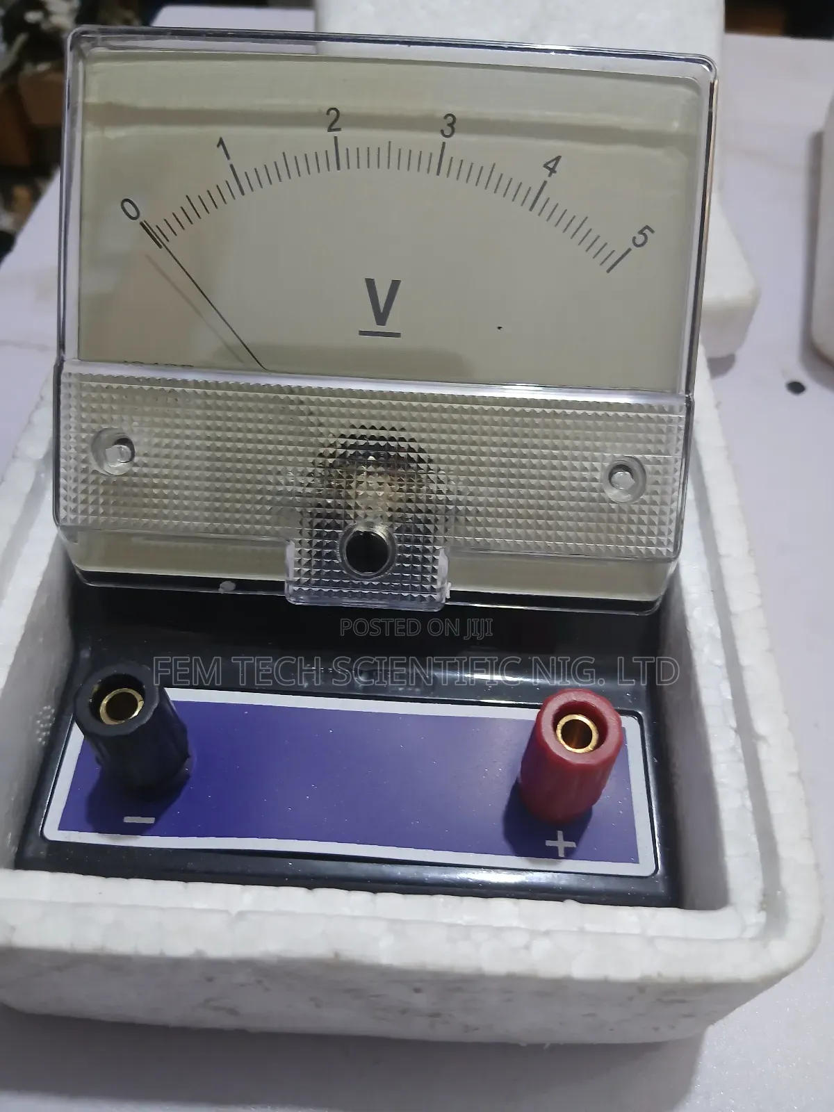 Voltmeter for Laboratory