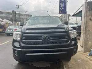 Toyota Tundra 2015 Black
