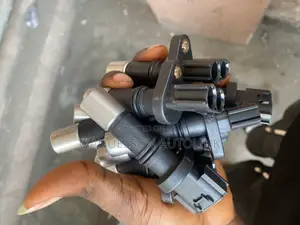Crankshaft Sensor for Corolla,Rav4,Avensis,Yaris