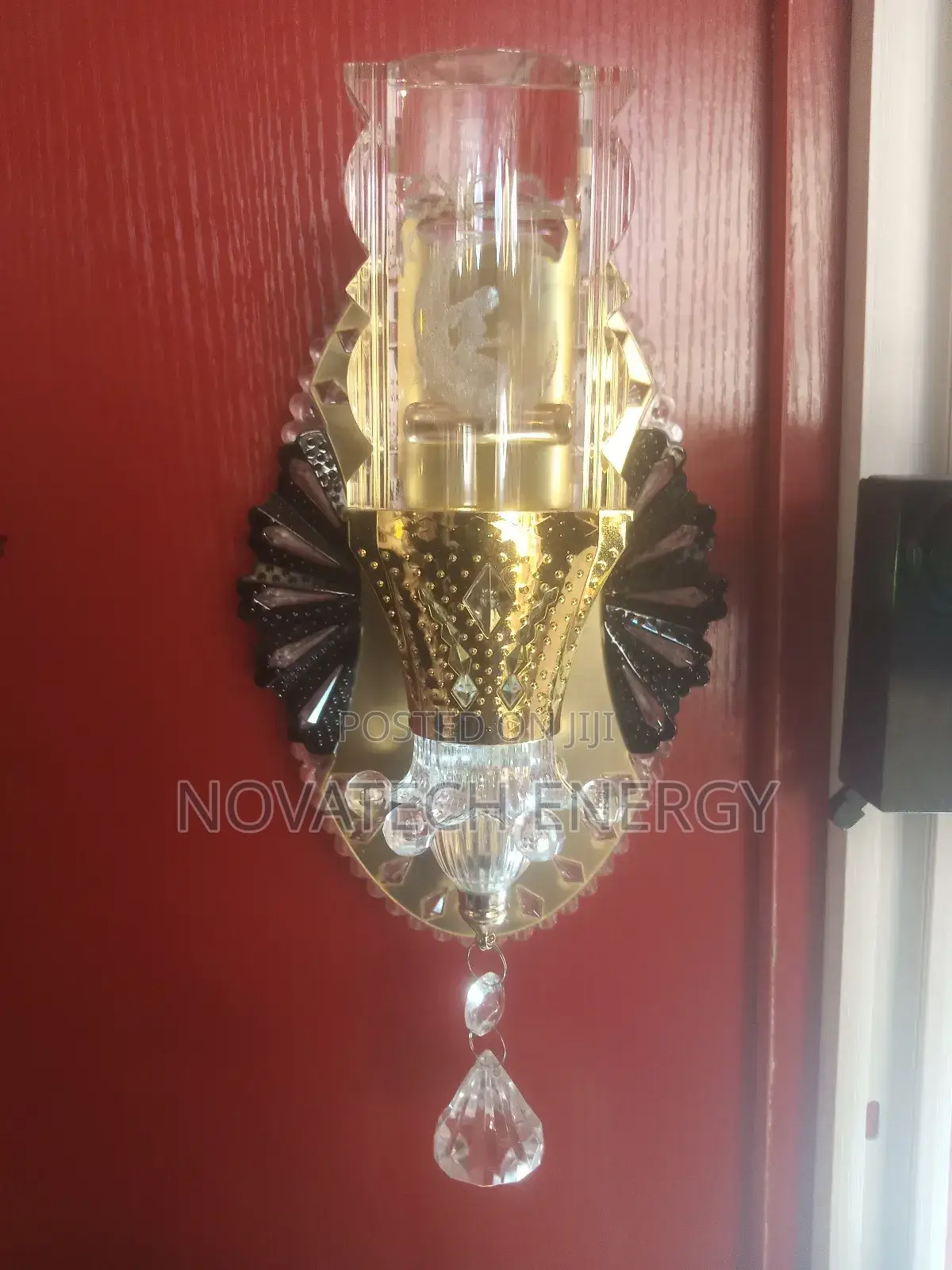 Wall Bracket With Gold Frame, White and Warm White Lights
