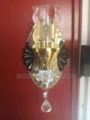 Wall Bracket With Gold Frame, White and Warm White Lights