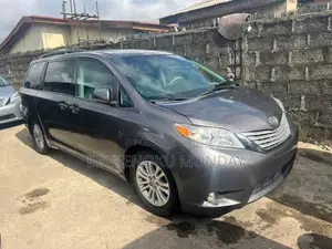 Toyota Sienna XLE 8 Passenger 2012 Gray