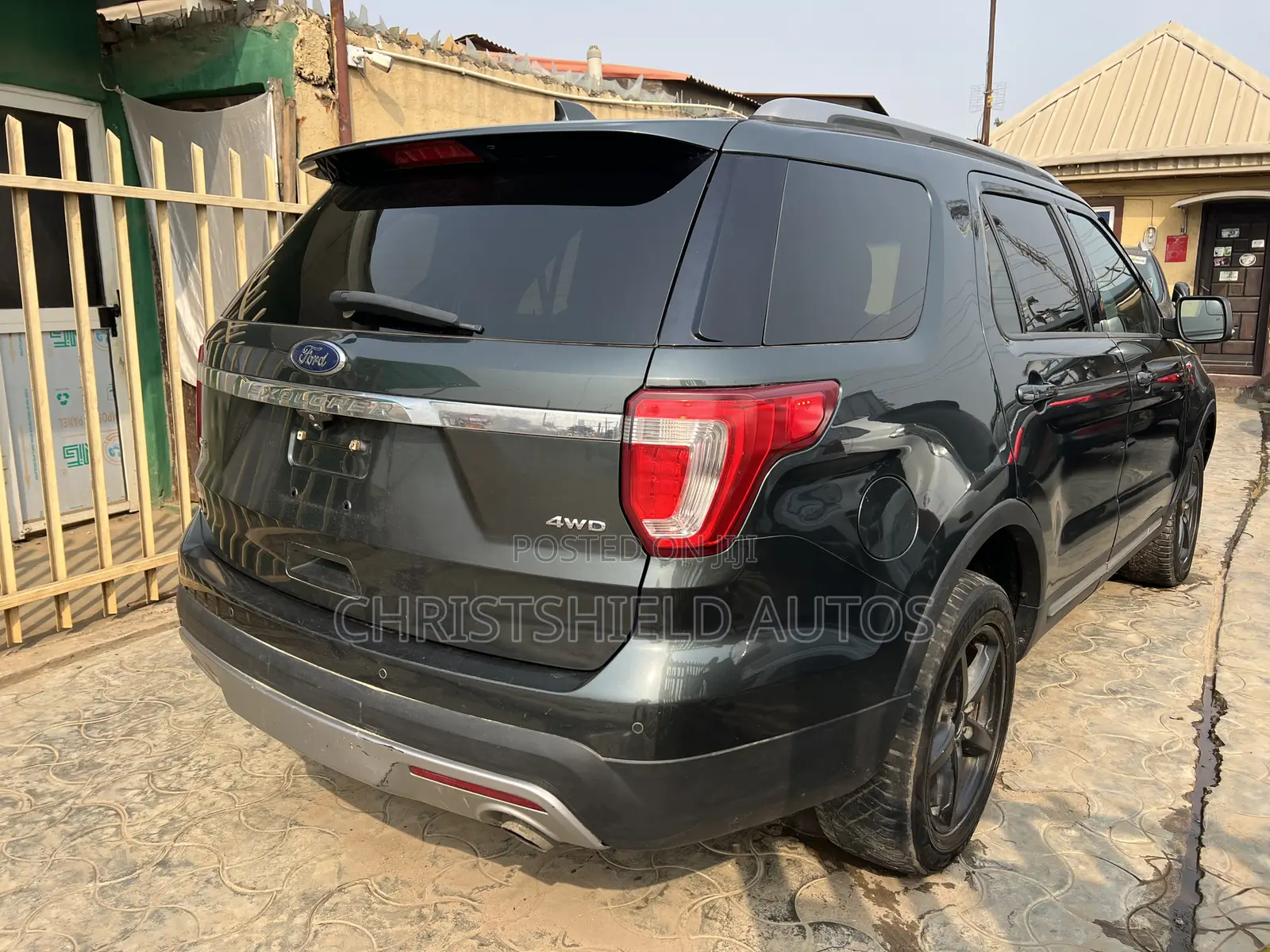 Ford Explorer 2016 Green