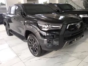 New Toyota Hilux 2024 Black