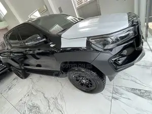 New Toyota Hilux 2024 Black