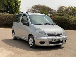 Toyota Yaris 1.0 Eco 2005 Silver
