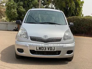 Toyota Yaris 1.0 Eco 2005 Silver