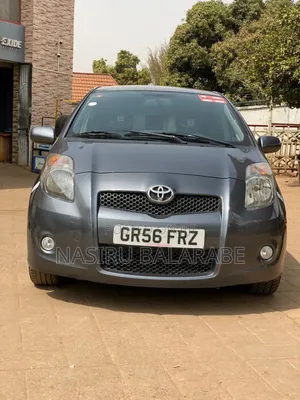 Toyota Yaris Base Hatchback 3dr 2010 Gray