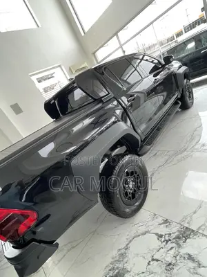 New Toyota Hilux 2024 Black