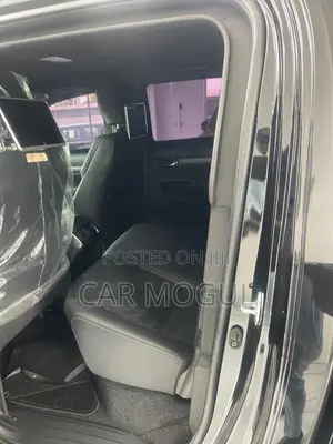 New Toyota Hilux 2024 Black