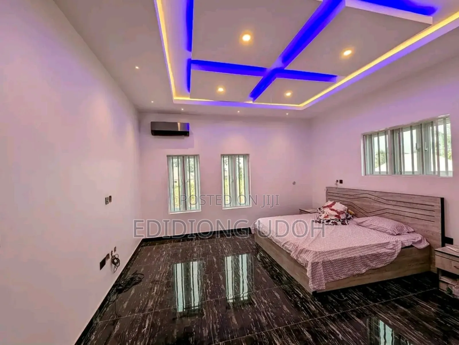 5bdrm Duplex in New Stadium Road, for sale