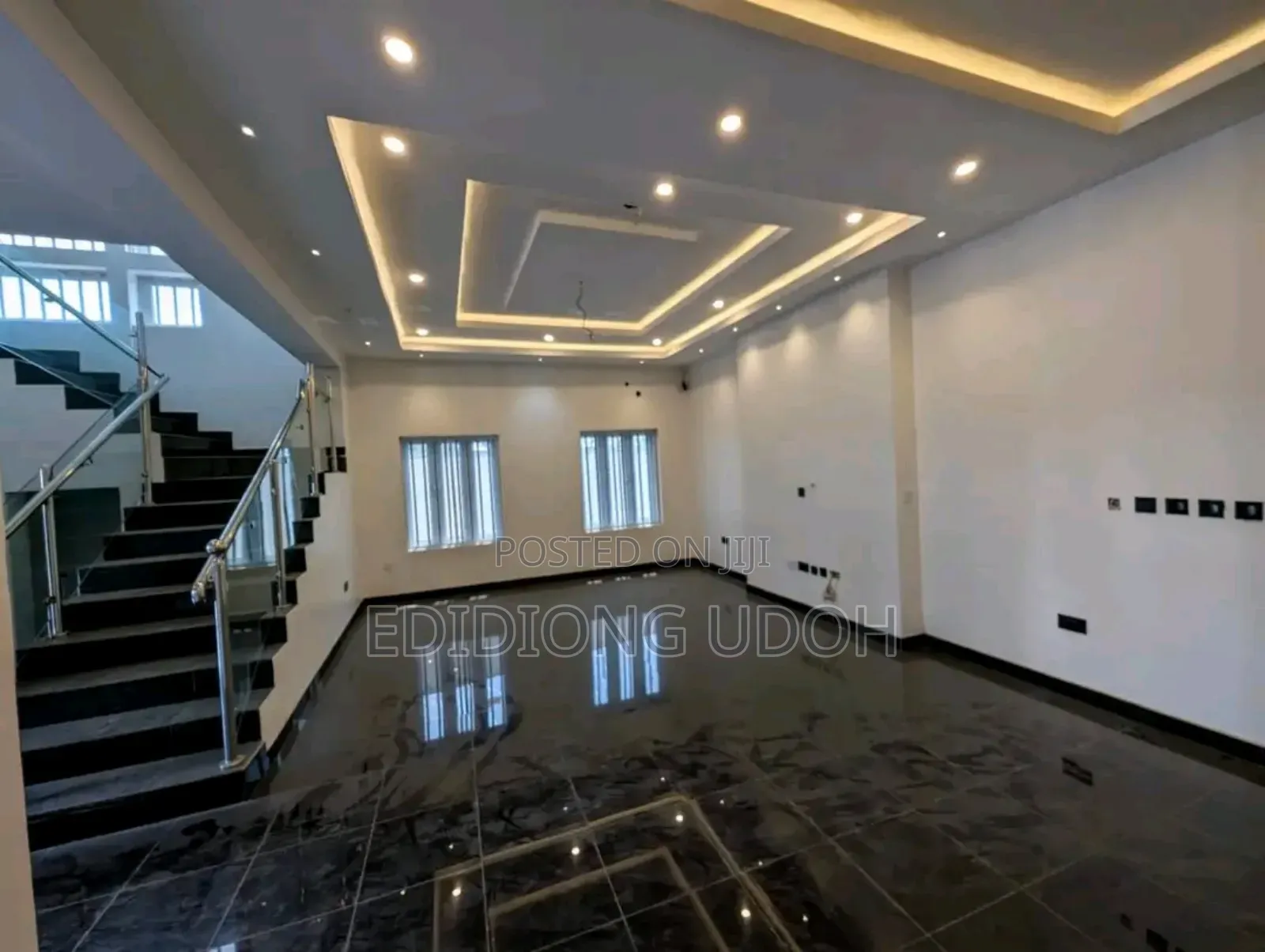 5bdrm Duplex in New Stadium Road, for sale
