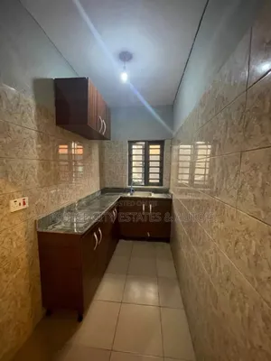 Photo - 1bdrm Apartment in Off Market Street, Shomolu / Shomolu for rent