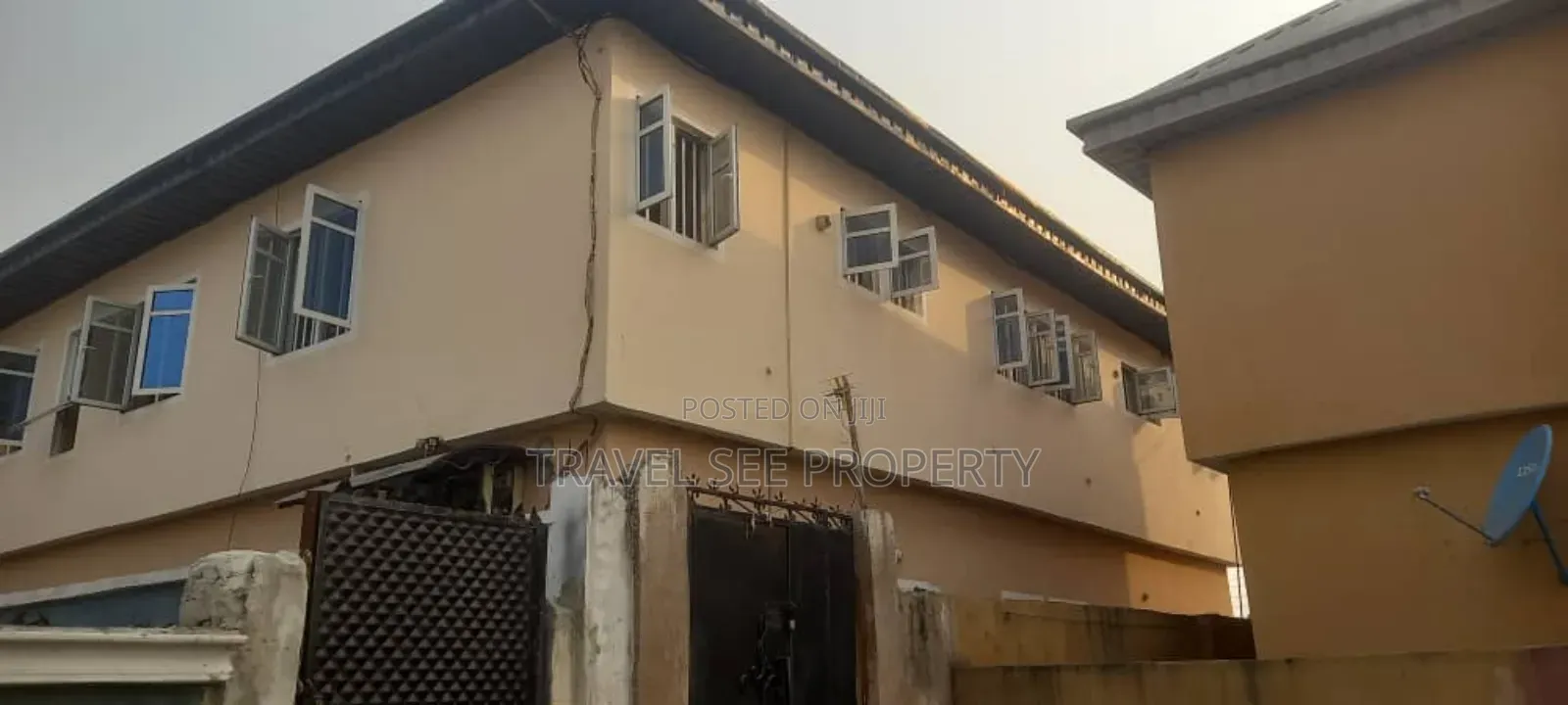 1bdrm Block of Flats in Private Estate for sale