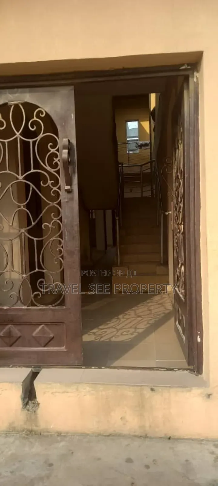 1bdrm Block of Flats in Private Estate for sale