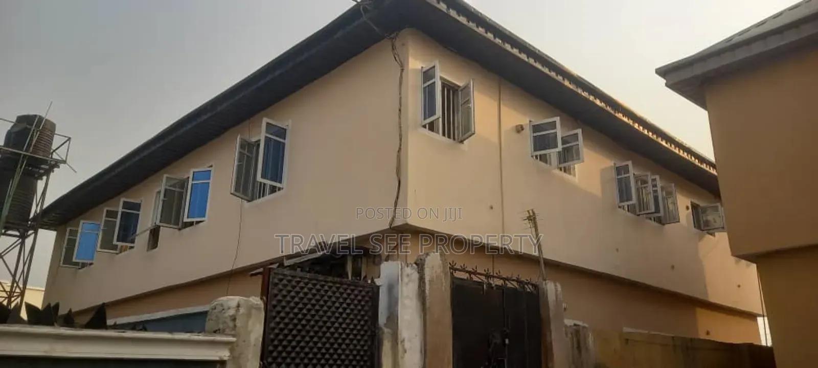 1bdrm Block of Flats in Private Estate for sale