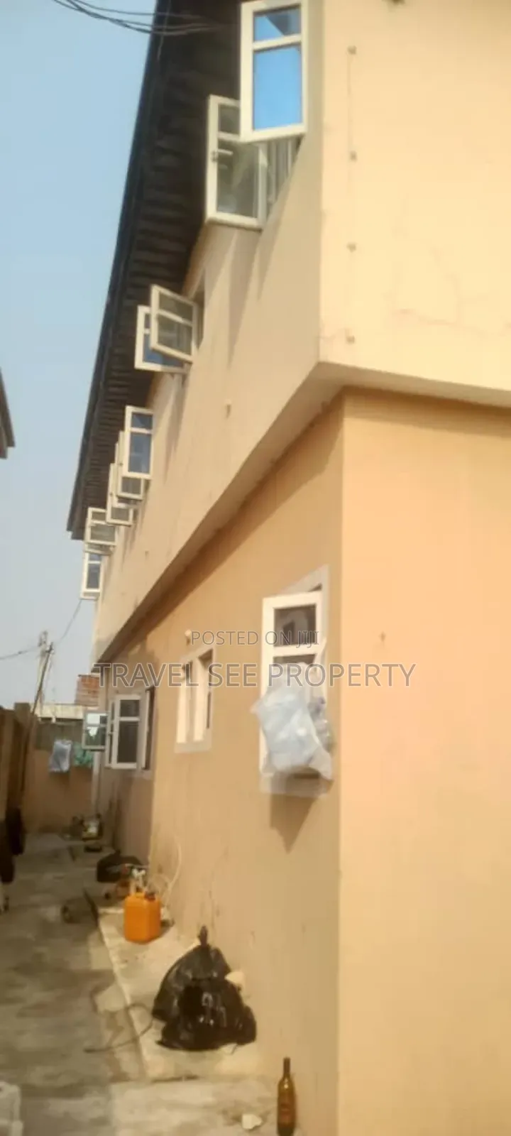 1bdrm Block of Flats in Private Estate for sale
