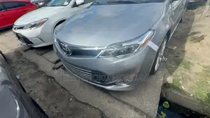 Toyota Avalon Limited 4dr Sedan (3.5L 6cyl 6A) 2015 Silver