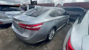 Toyota Avalon Limited 4dr Sedan (3.5L 6cyl 6A) 2015 Silver