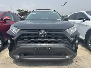 Toyota RAV4 XLE Premium 2021 Matt Black
