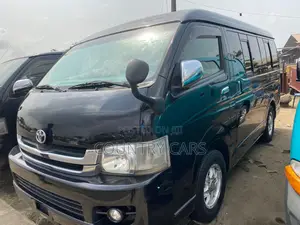 Toyota HiAce 2016 Black