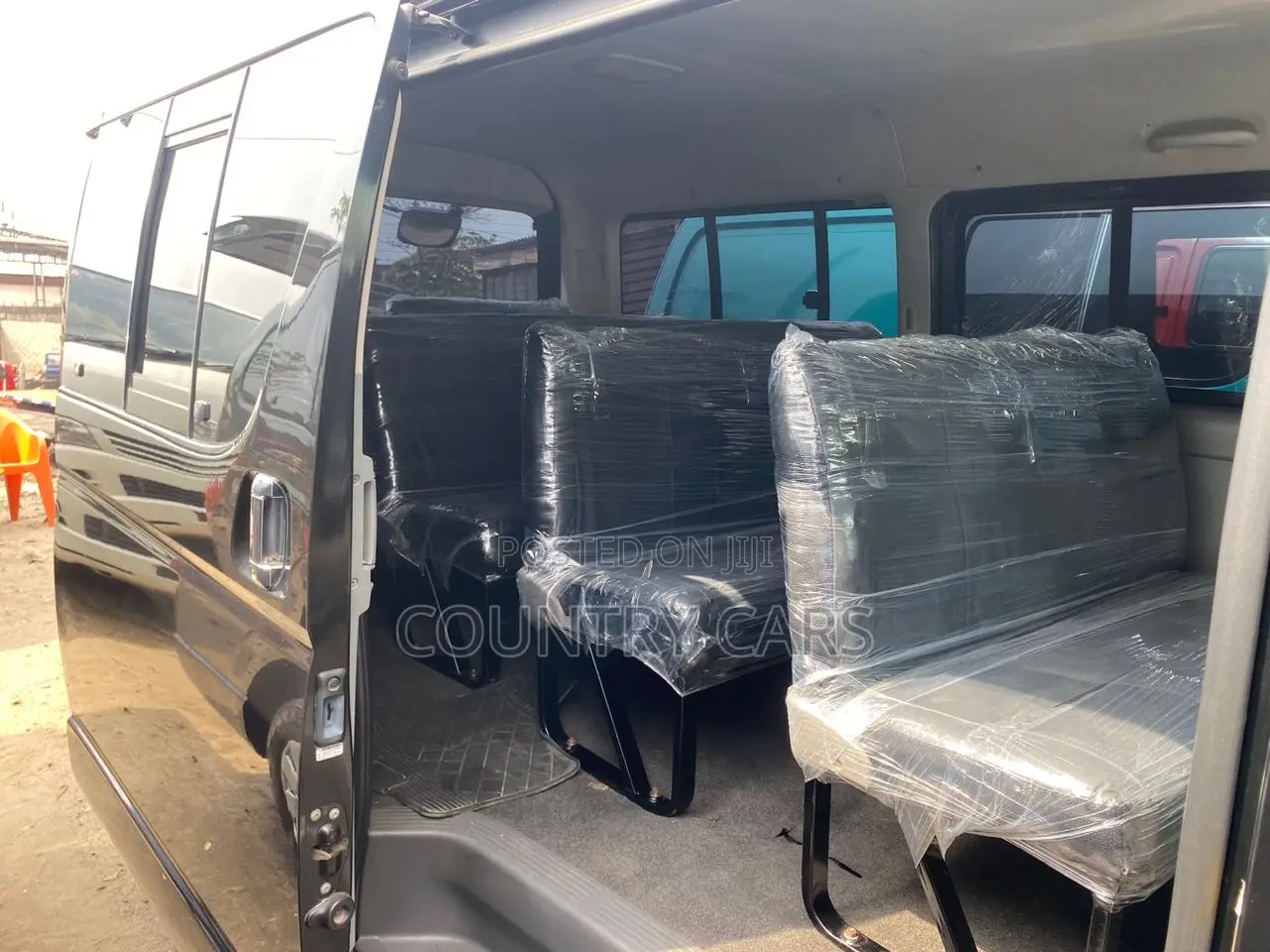 Toyota HiAce 2016 Black