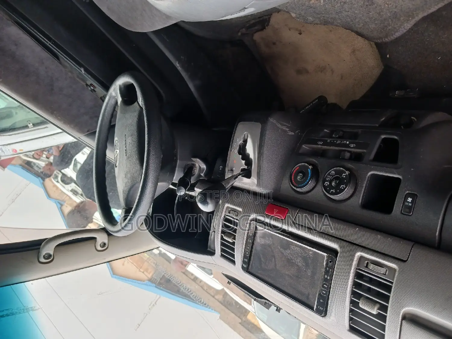 Toyota HiAce 2009 Black