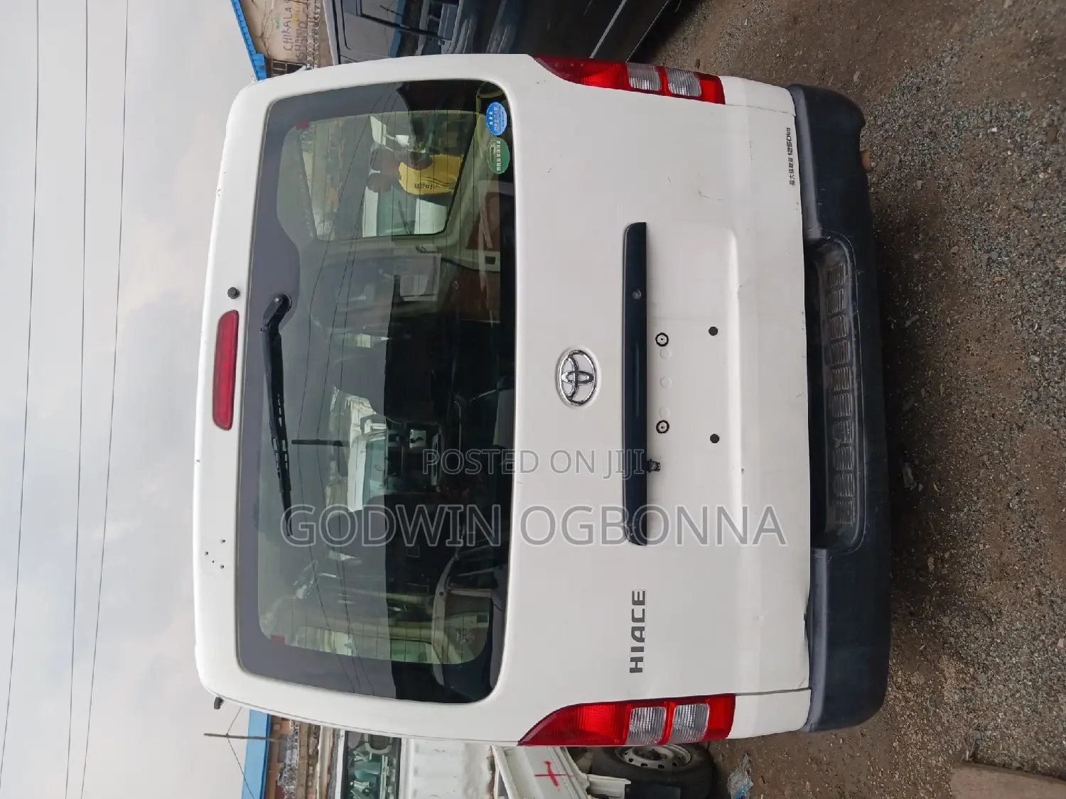 Toyota HiAce 2014 White