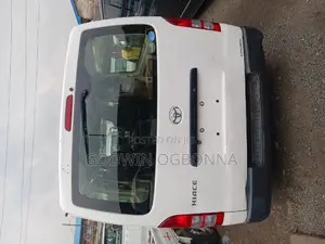 Toyota HiAce 2014 White