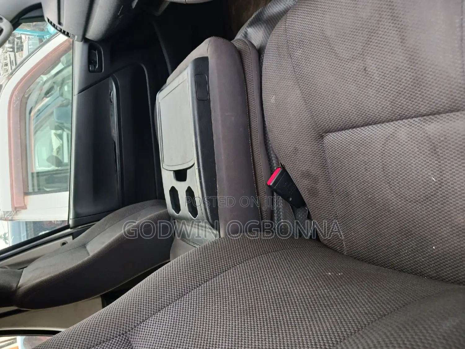 Toyota HiAce 2014 White
