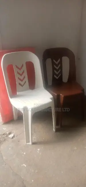 Agiville Plastic Chair