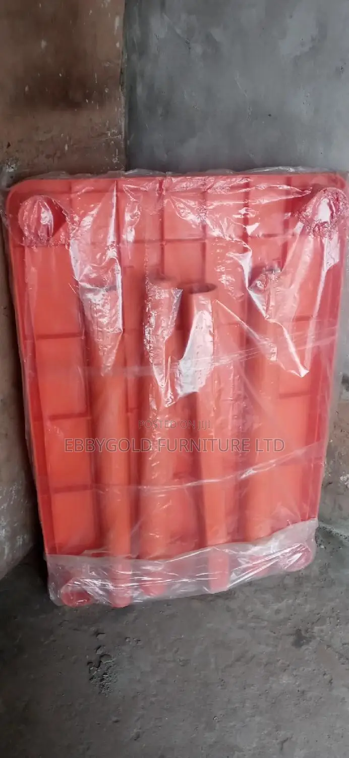 Amber 3 Feet Plastic Table