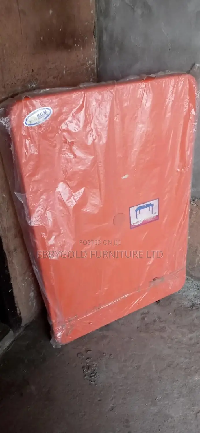 Amber 3 Feet Plastic Table