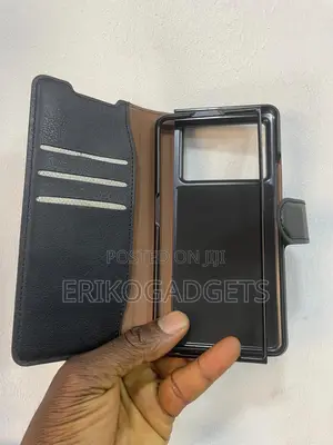 Tecno Phantom v Fold 2 Case